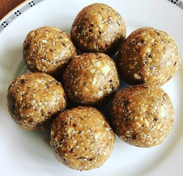 Recept på Chia- och nötbollar 🌸