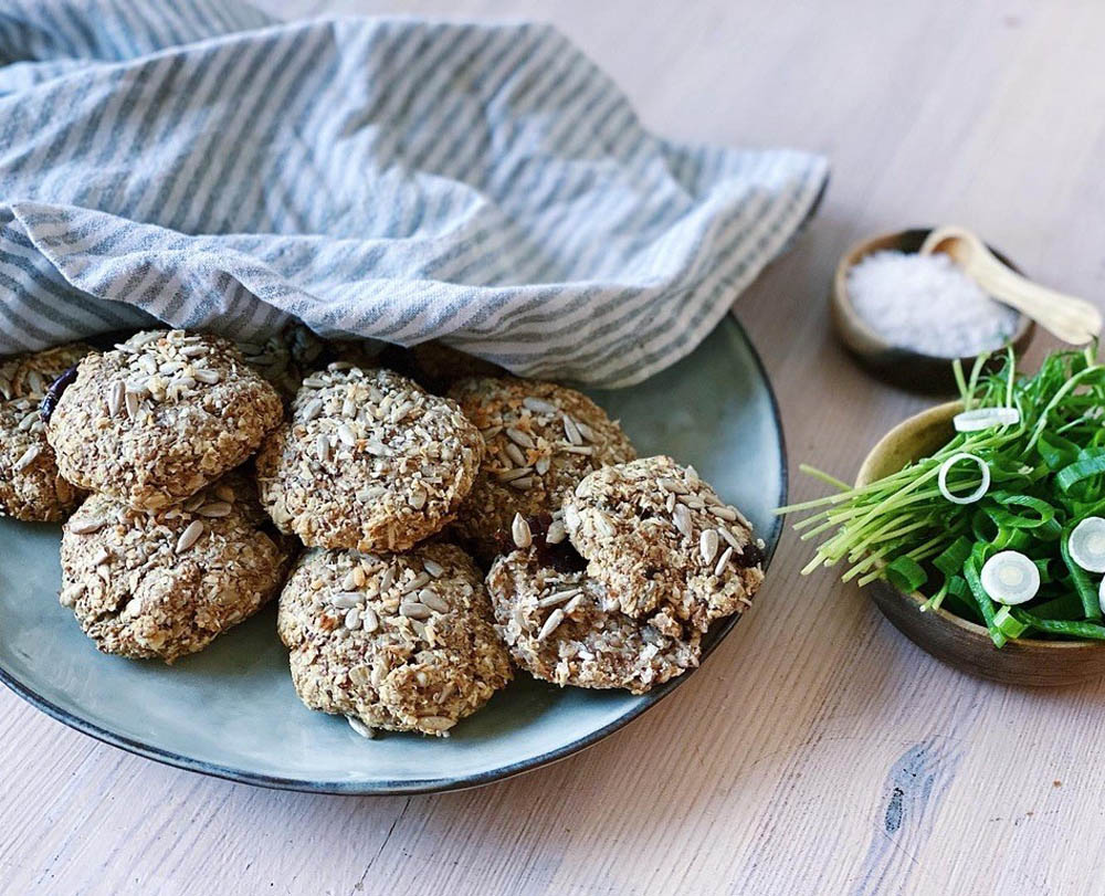 Recept på Nybakat glutenfritt bröd med dadlar