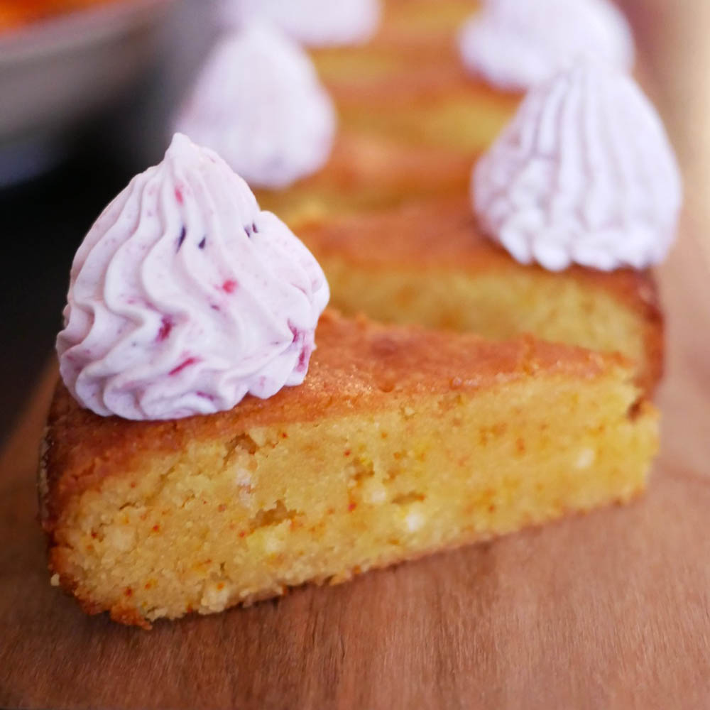 Recept på Saffranskladdkaka med lingongrädde