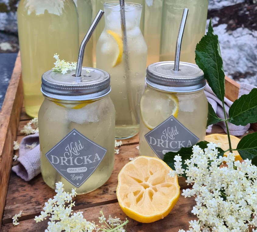 Recept på Somrigt läskande flädersaft